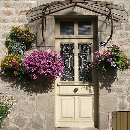 Chambre D'Hotes Des Monedieres Bed & Breakfast Treignac Exterior photo